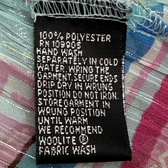 Essentials by Milano Floral Mesh Button Top Size Medium Lightweight - Picture 8 of 9